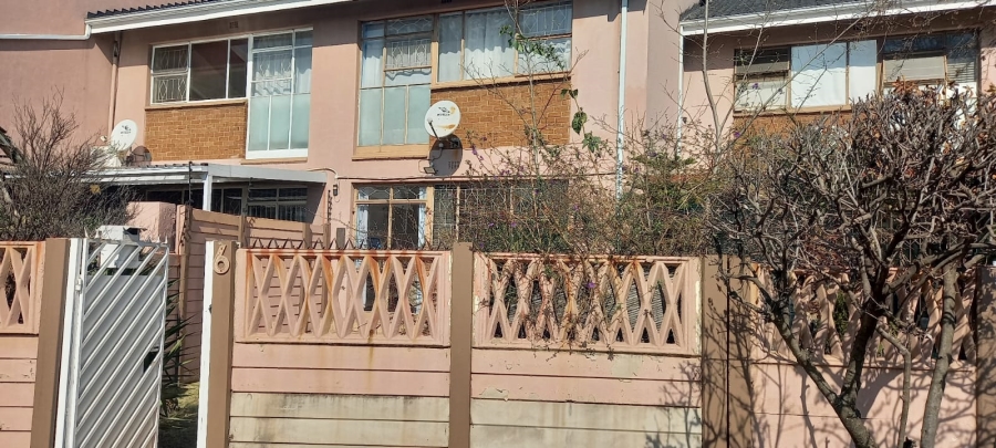 2 Bedroom Property for Sale in Brackenhurst Gauteng