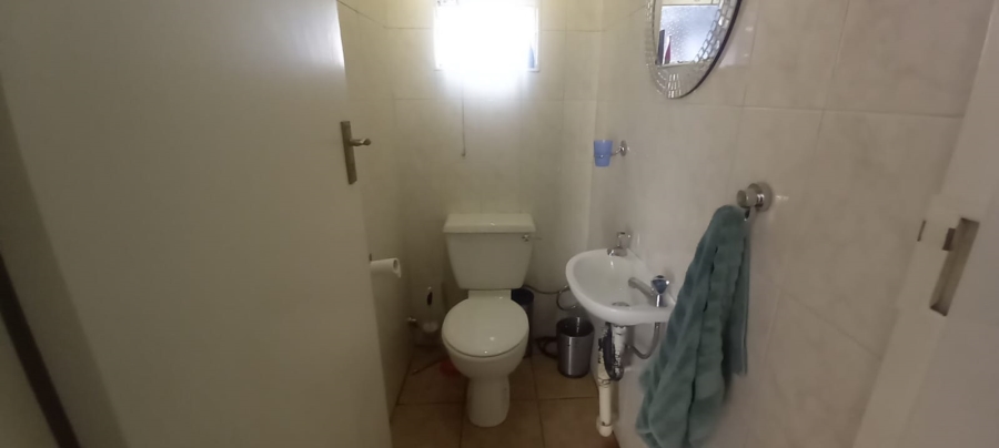 2 Bedroom Property for Sale in Brackenhurst Gauteng