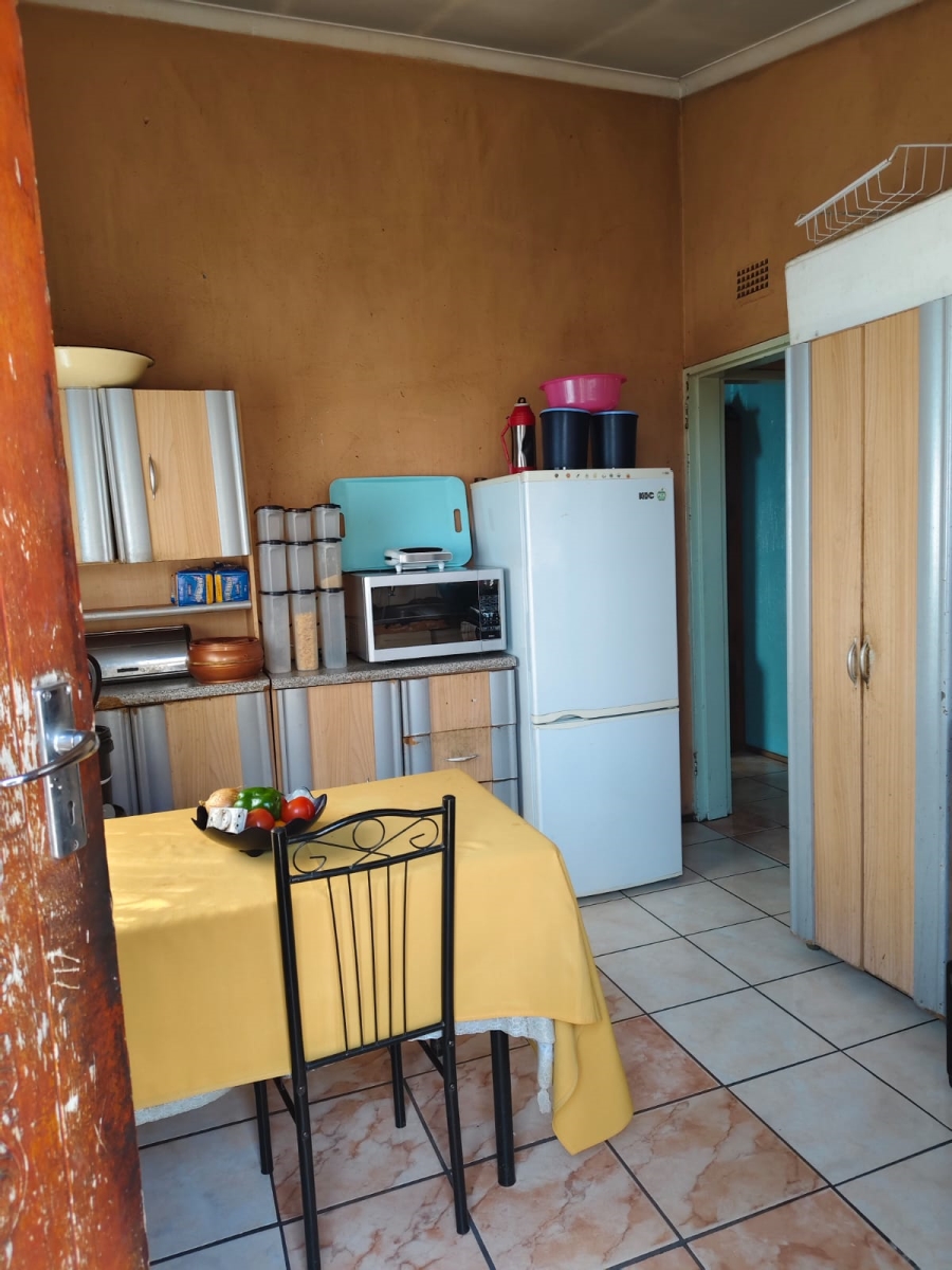 6 Bedroom Property for Sale in Motsu Gauteng