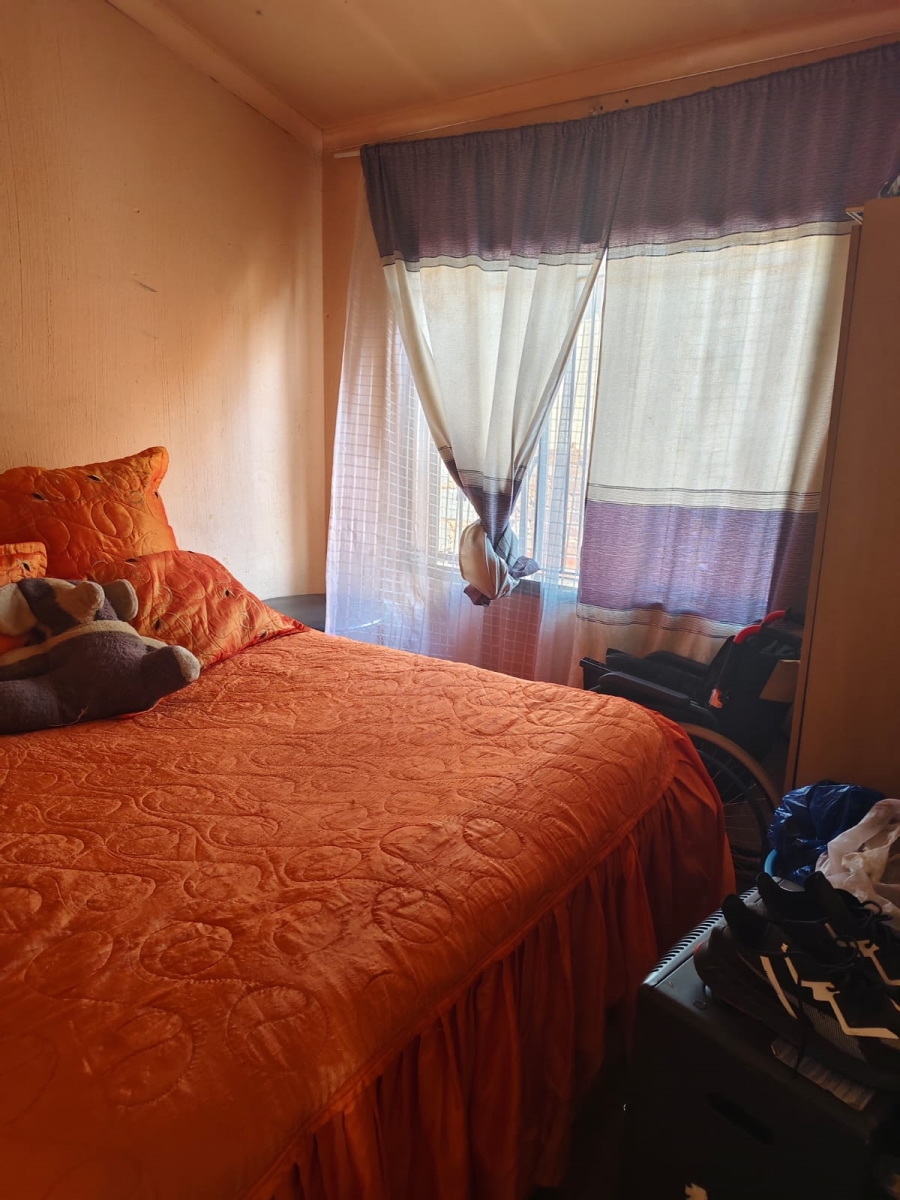 6 Bedroom Property for Sale in Motsu Gauteng