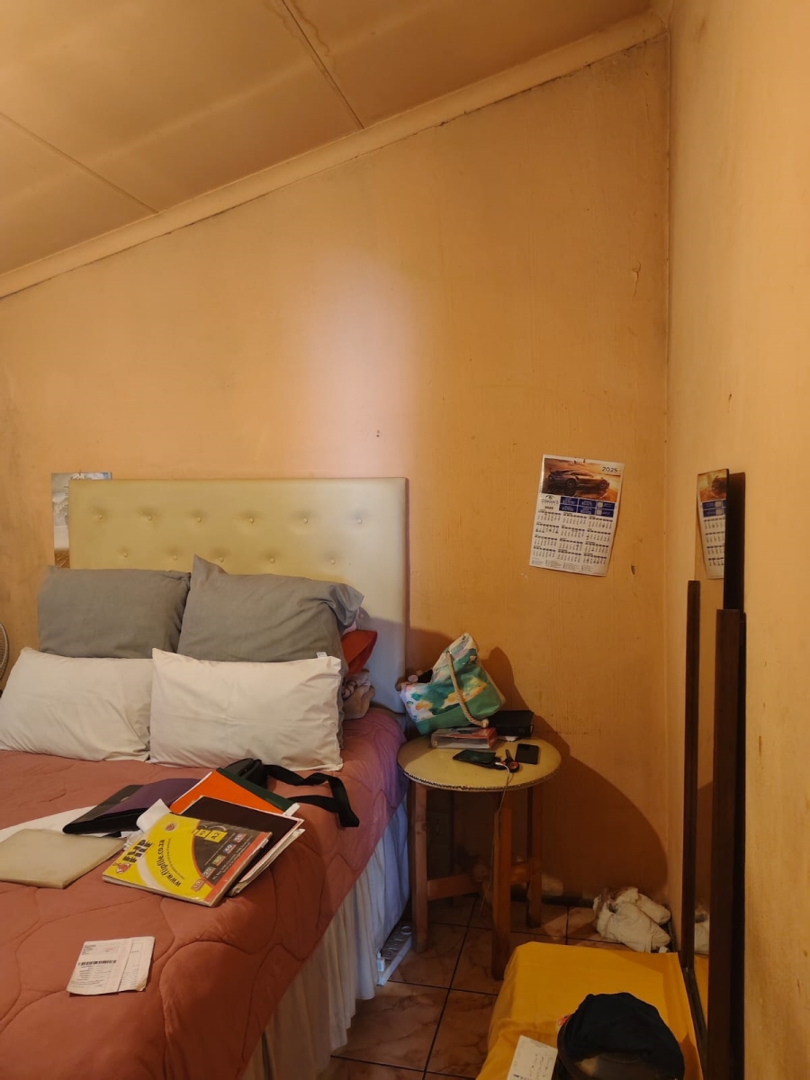 6 Bedroom Property for Sale in Motsu Gauteng