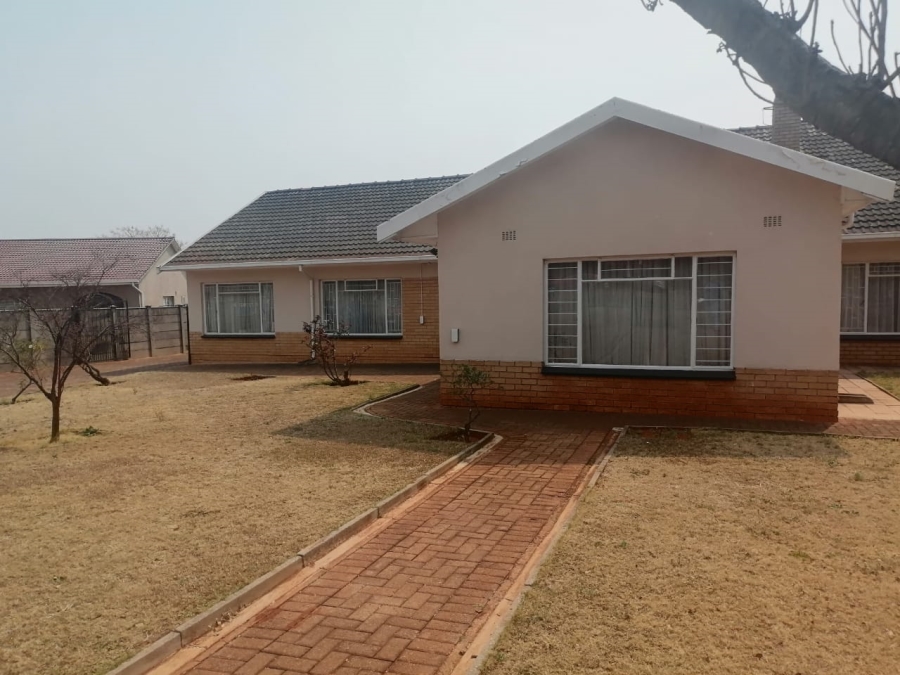 3 Bedroom Property for Sale in Westonaria Gauteng