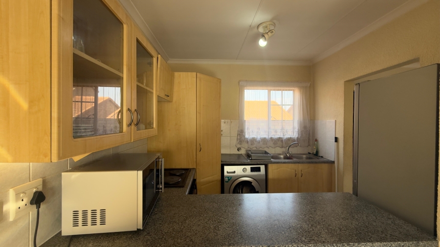 To Let 2 Bedroom Property for Rent in Halfway Gardens Gauteng