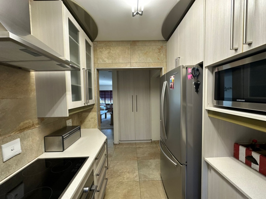 4 Bedroom Property for Sale in Peacehaven Gauteng