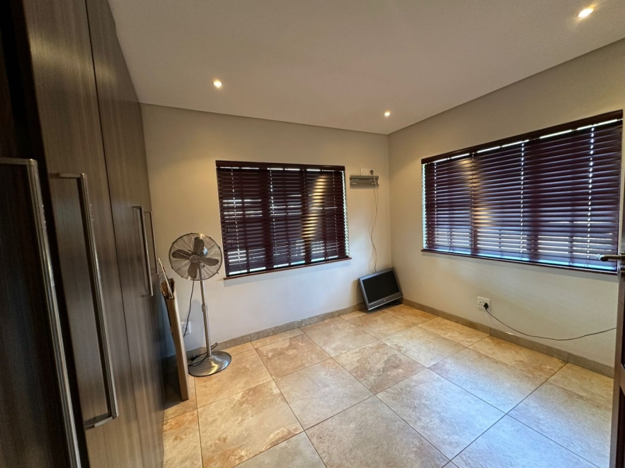 4 Bedroom Property for Sale in Peacehaven Gauteng