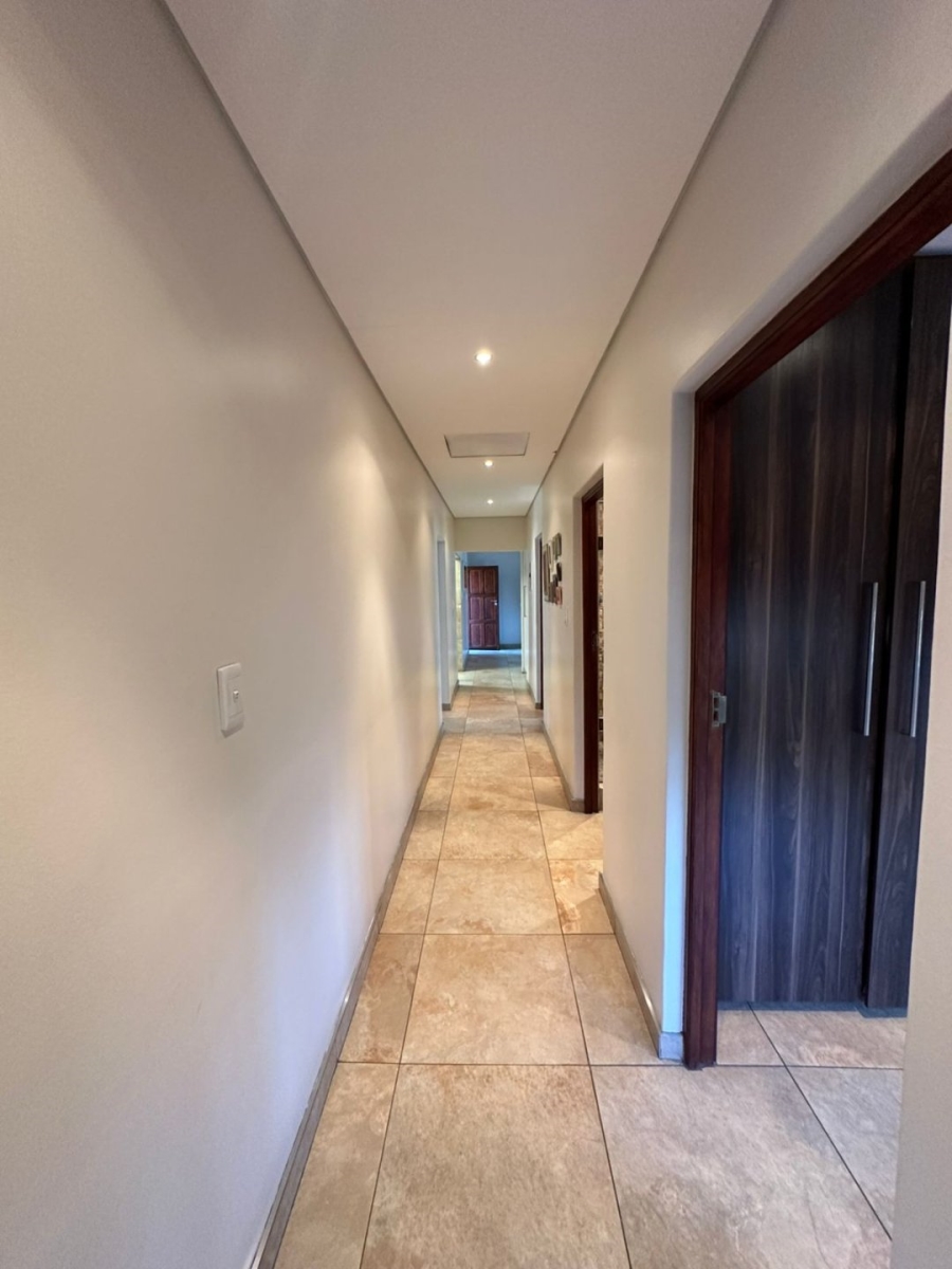 4 Bedroom Property for Sale in Peacehaven Gauteng