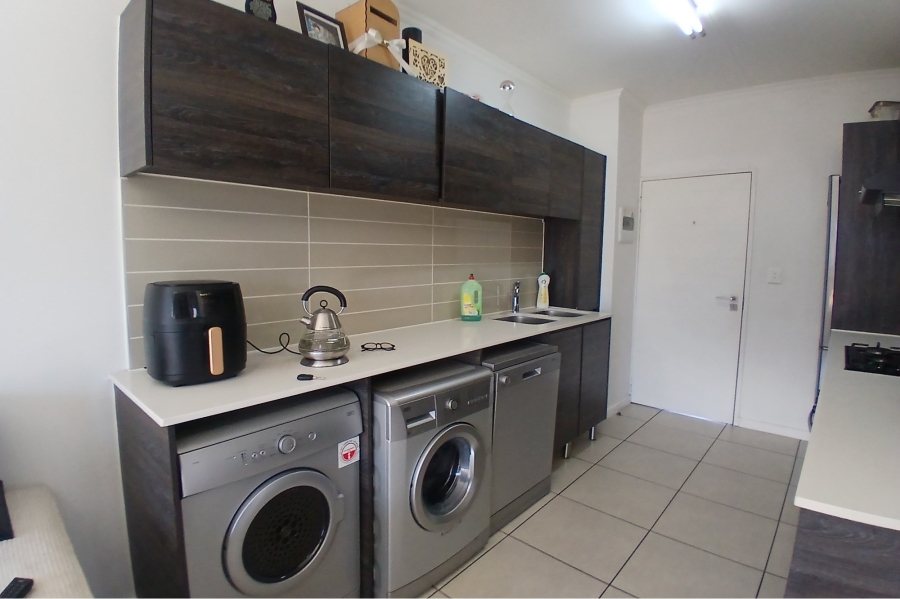 1 Bedroom Property for Sale in Olivedale Gauteng