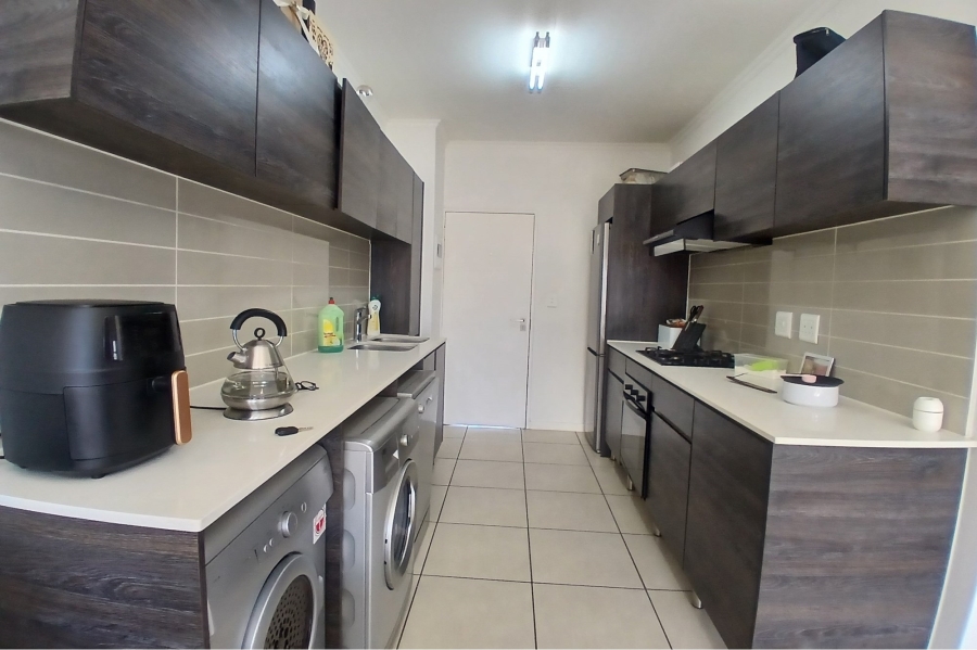 1 Bedroom Property for Sale in Olivedale Gauteng