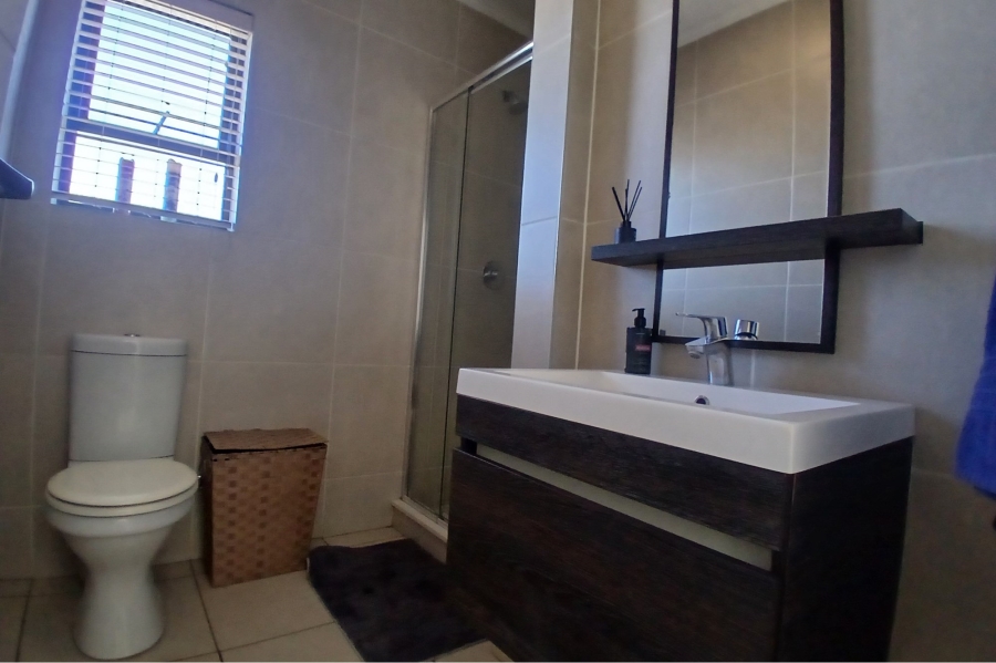1 Bedroom Property for Sale in Olivedale Gauteng
