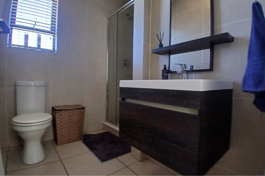 1 Bedroom Property for Sale in Olivedale Gauteng