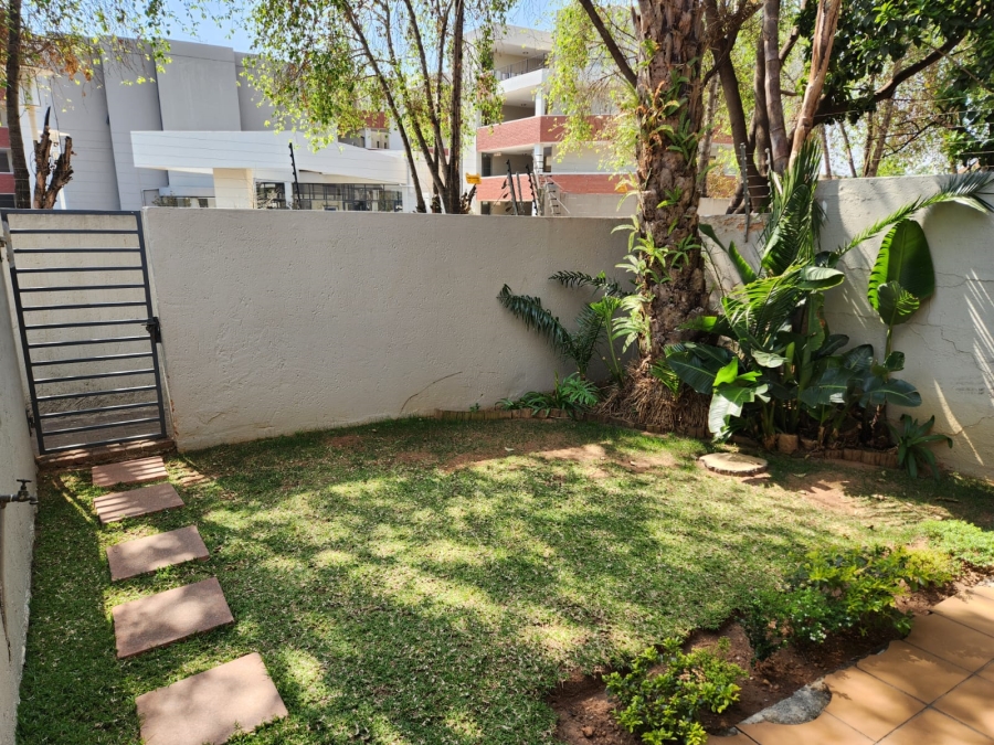To Let 1 Bedroom Property for Rent in Sandown Gauteng