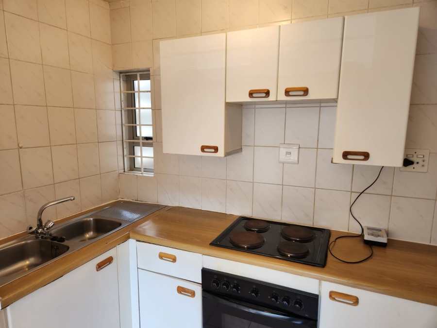 To Let 1 Bedroom Property for Rent in Sandown Gauteng