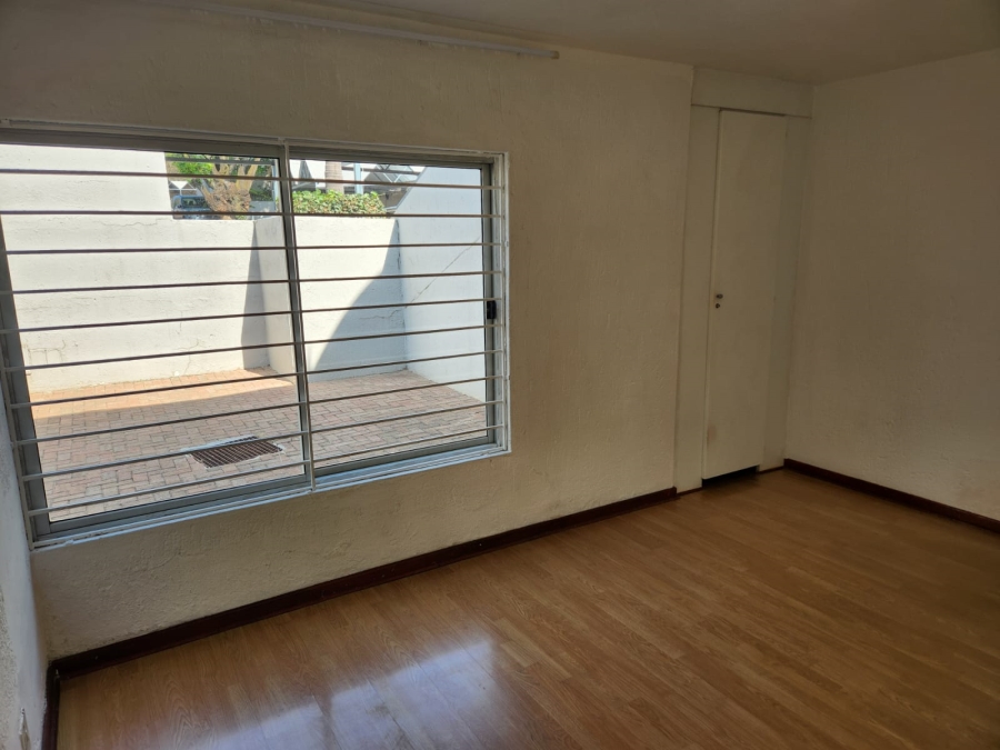 To Let 1 Bedroom Property for Rent in Sandown Gauteng