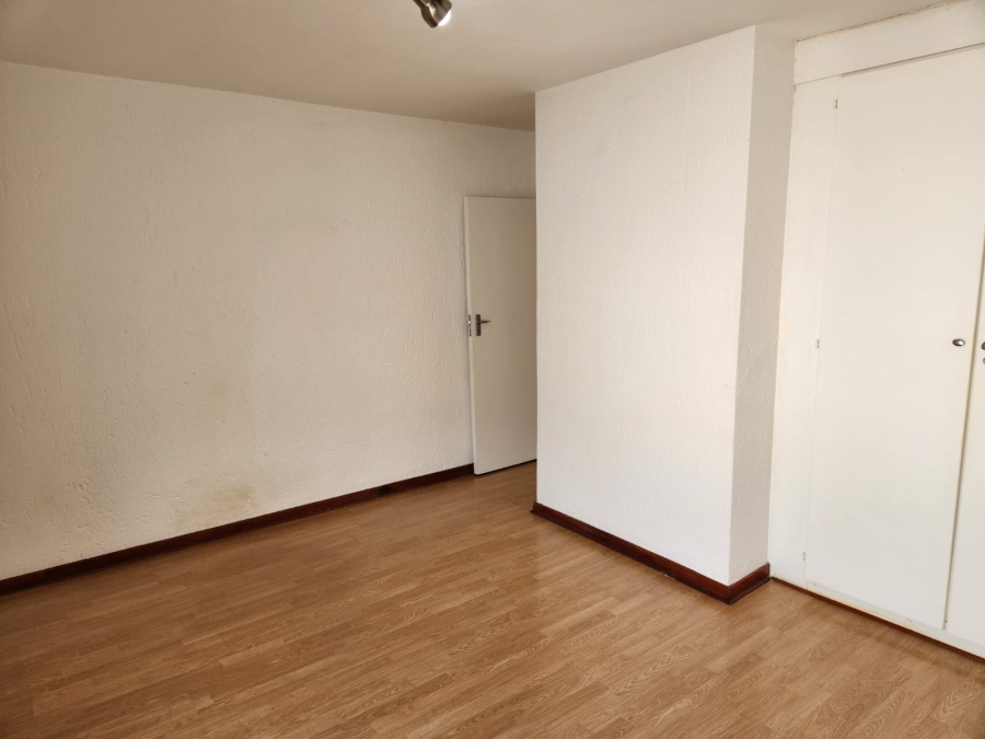 To Let 1 Bedroom Property for Rent in Sandown Gauteng