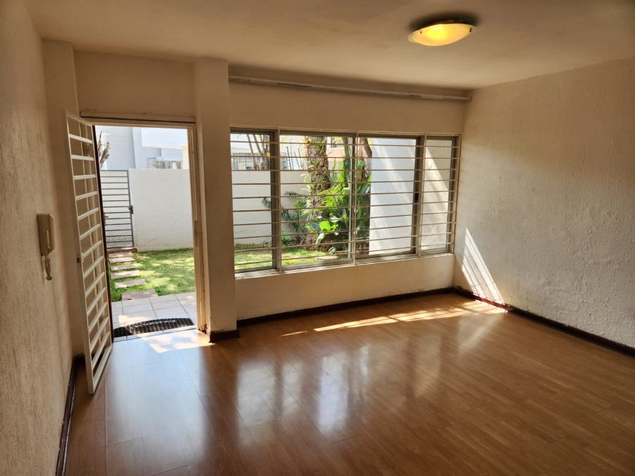 To Let 1 Bedroom Property for Rent in Sandown Gauteng