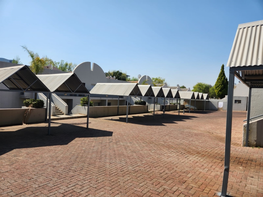 To Let 1 Bedroom Property for Rent in Sandown Gauteng