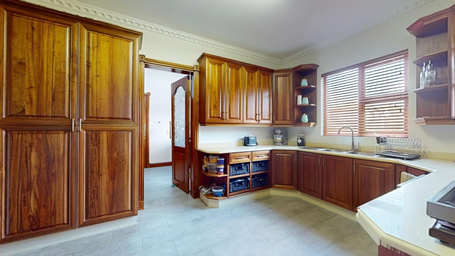 5 Bedroom Property for Sale in Bartlett Gauteng