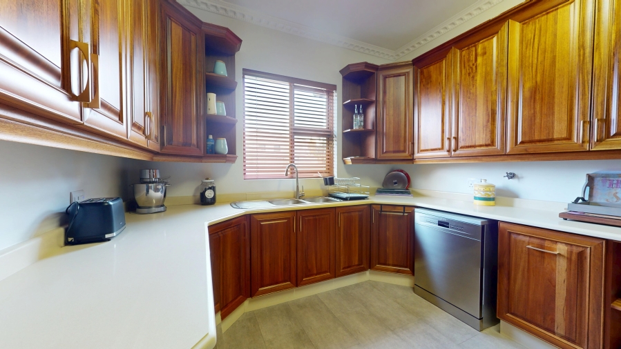 5 Bedroom Property for Sale in Bartlett Gauteng