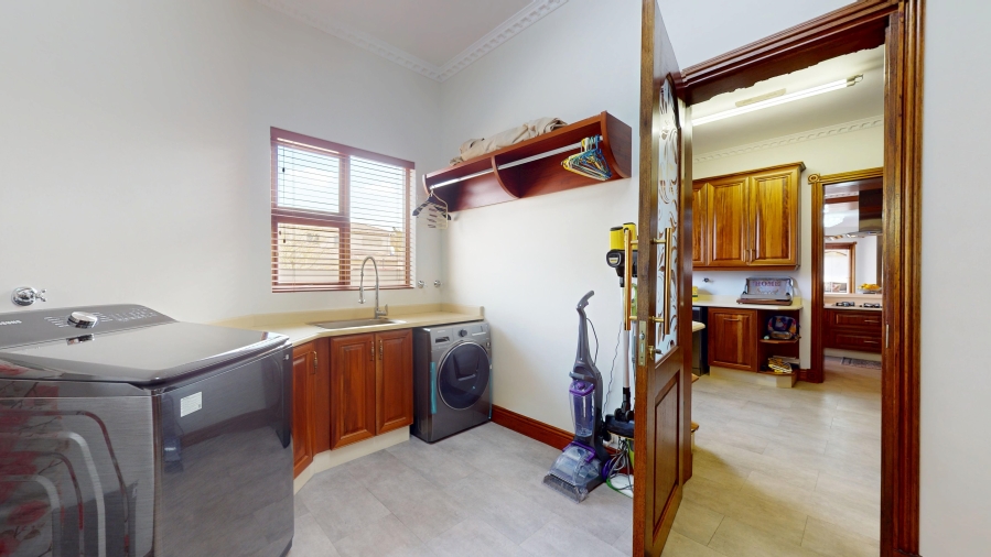 5 Bedroom Property for Sale in Bartlett Gauteng