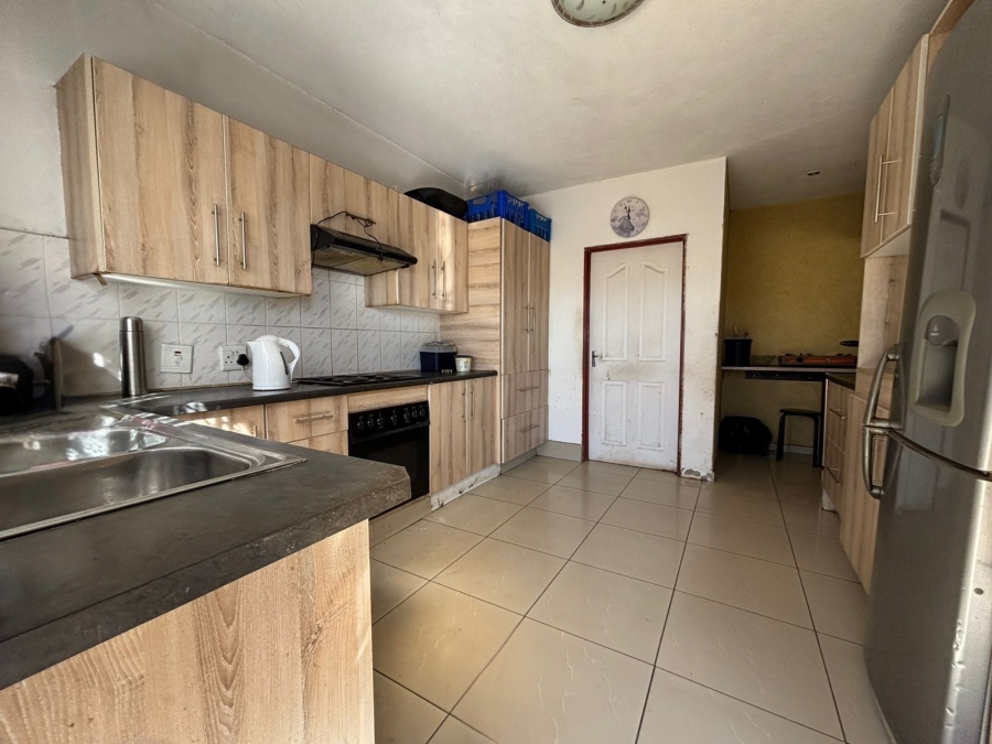 4 Bedroom Property for Sale in Golden Gardens Gauteng