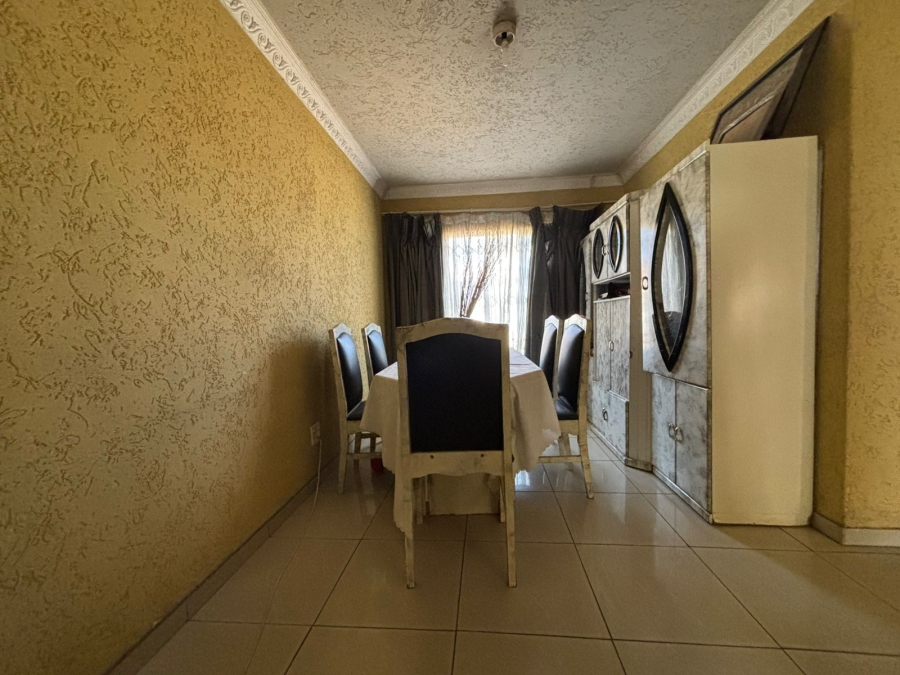 4 Bedroom Property for Sale in Golden Gardens Gauteng