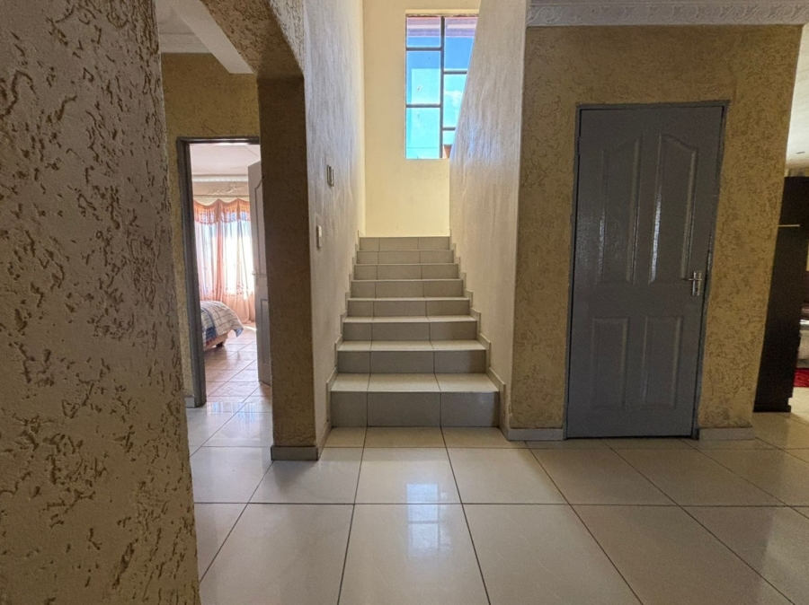 4 Bedroom Property for Sale in Golden Gardens Gauteng