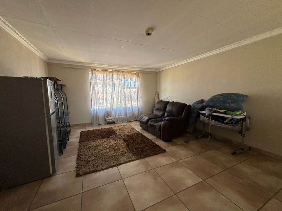 4 Bedroom Property for Sale in Golden Gardens Gauteng