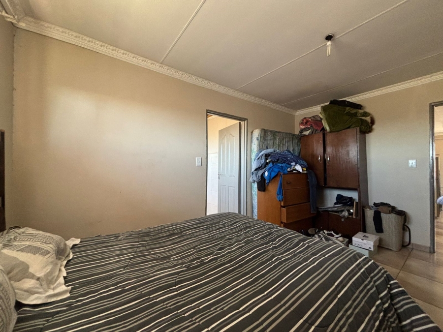 4 Bedroom Property for Sale in Golden Gardens Gauteng