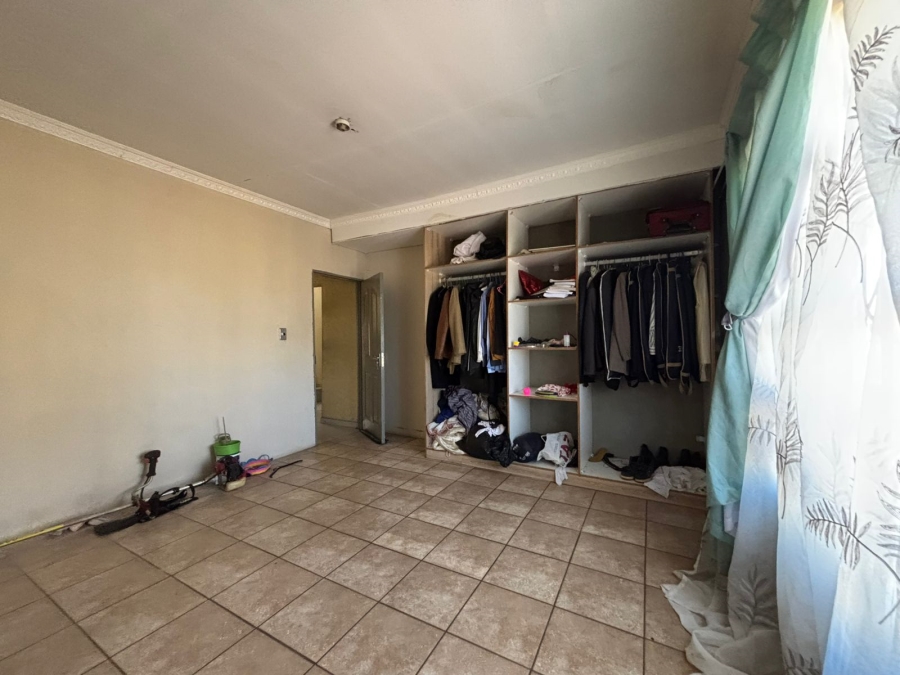 4 Bedroom Property for Sale in Golden Gardens Gauteng