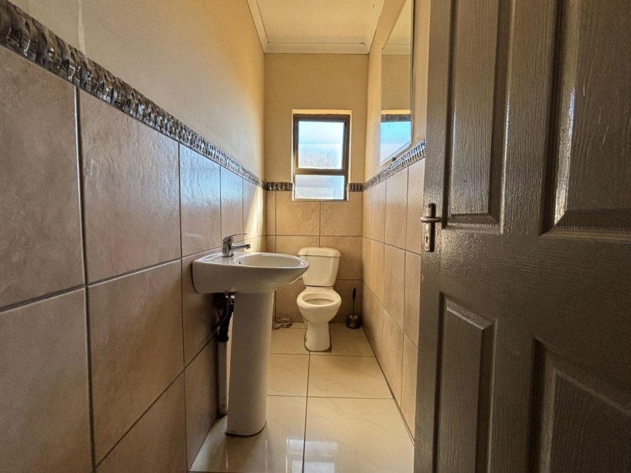4 Bedroom Property for Sale in Golden Gardens Gauteng