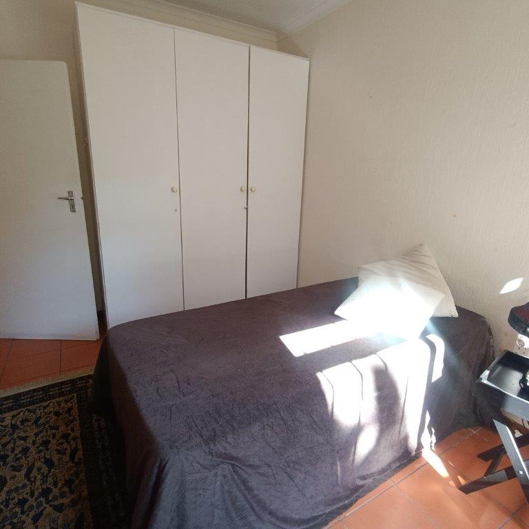 To Let 2 Bedroom Property for Rent in Linden Gauteng