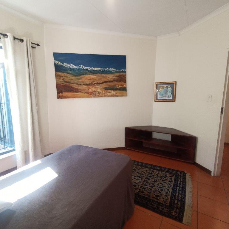 To Let 2 Bedroom Property for Rent in Linden Gauteng