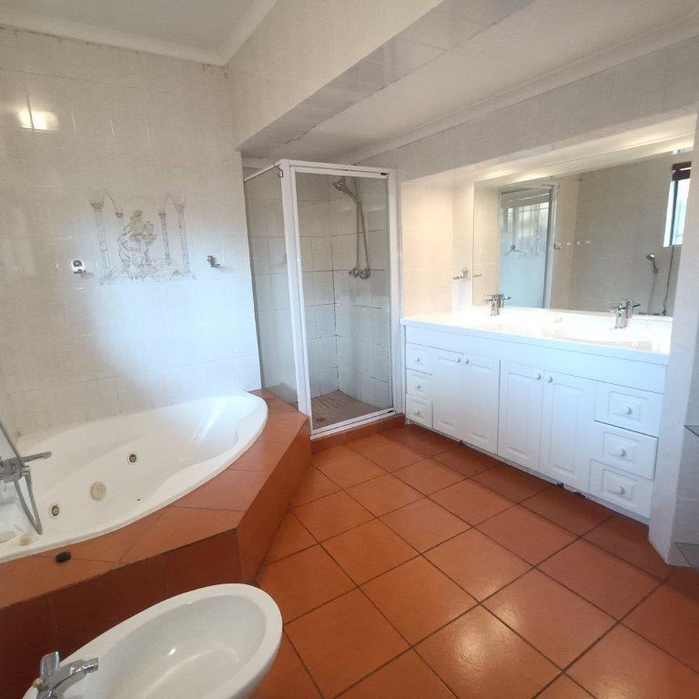 To Let 2 Bedroom Property for Rent in Linden Gauteng