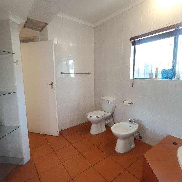 To Let 2 Bedroom Property for Rent in Linden Gauteng