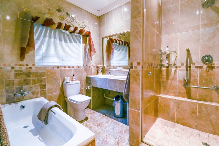 14 Bedroom Property for Sale in Moreleta Park Gauteng