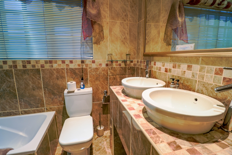 14 Bedroom Property for Sale in Moreleta Park Gauteng
