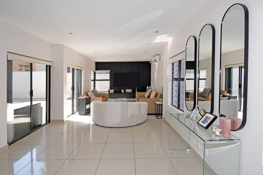 To Let 3 Bedroom Property for Rent in North Riding Gauteng