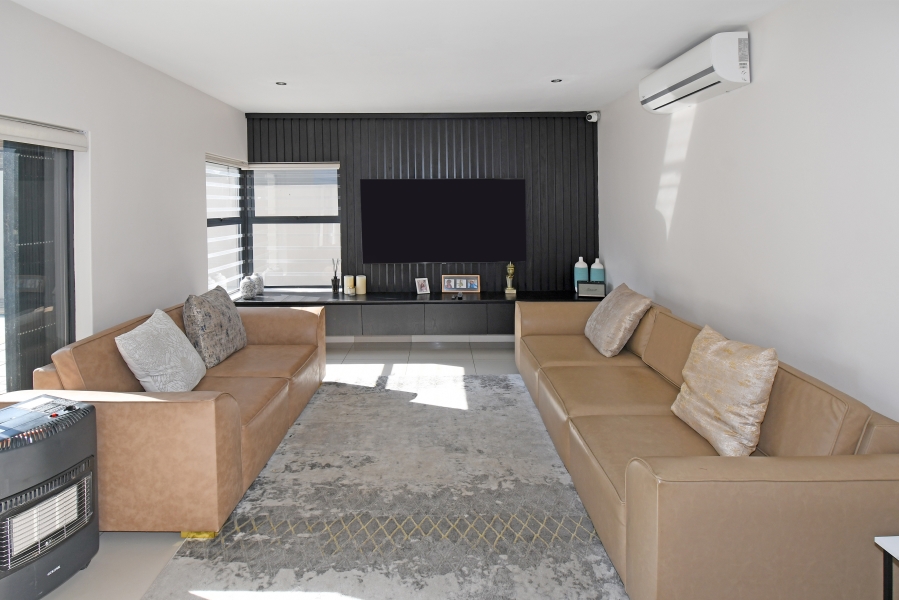 To Let 3 Bedroom Property for Rent in North Riding Gauteng