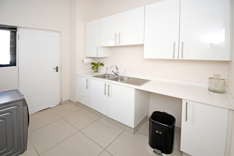 To Let 3 Bedroom Property for Rent in North Riding Gauteng