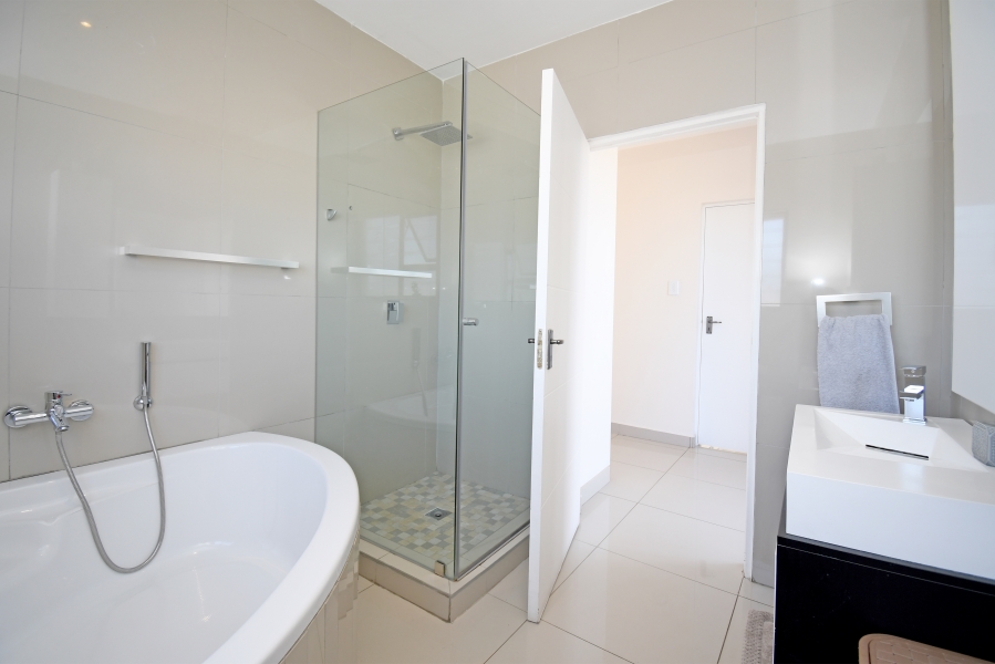 To Let 3 Bedroom Property for Rent in North Riding Gauteng