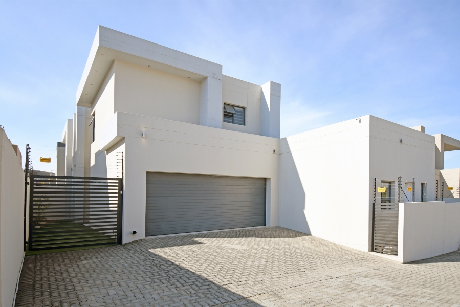 To Let 3 Bedroom Property for Rent in North Riding Gauteng