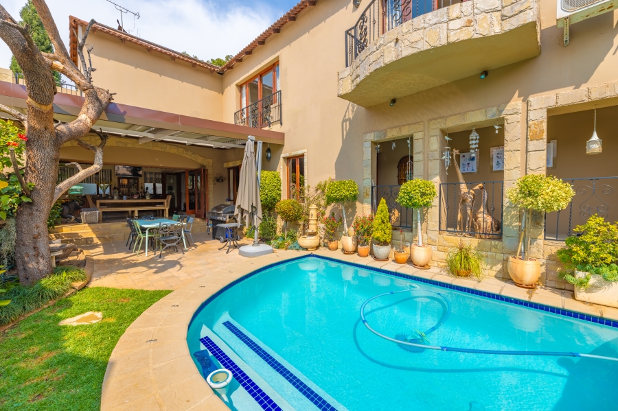 4 Bedroom Property for Sale in Broadacres Gauteng