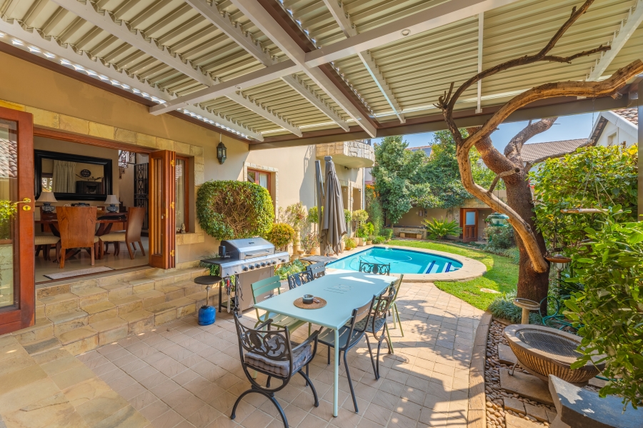 4 Bedroom Property for Sale in Broadacres Gauteng