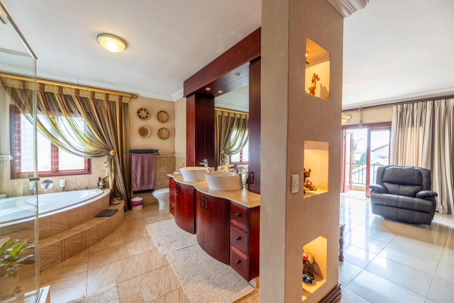 4 Bedroom Property for Sale in Broadacres Gauteng