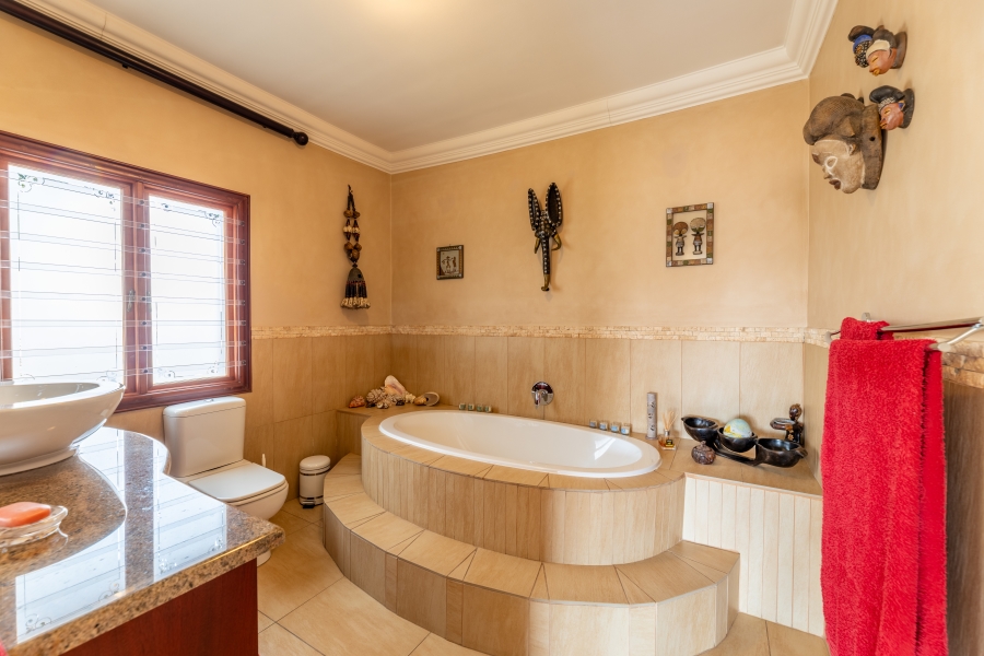 4 Bedroom Property for Sale in Broadacres Gauteng