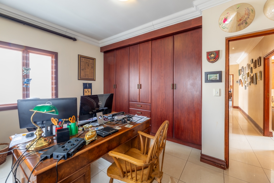 4 Bedroom Property for Sale in Broadacres Gauteng