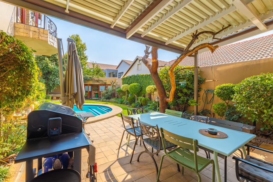 4 Bedroom Property for Sale in Broadacres Gauteng
