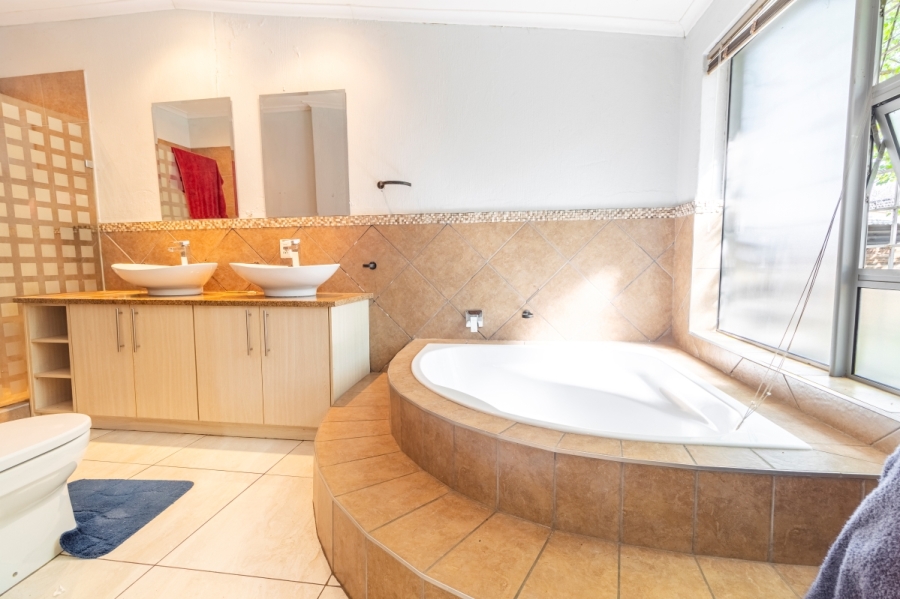 4 Bedroom Property for Sale in Randpark Ridge Gauteng