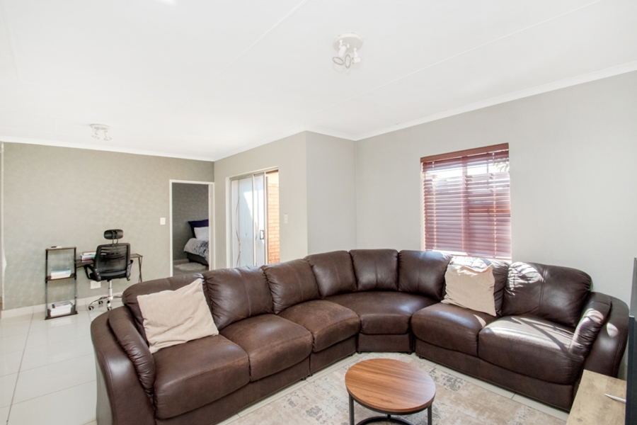 2 Bedroom Property for Sale in Halfway Gardens Gauteng