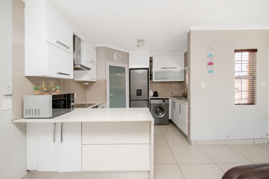 2 Bedroom Property for Sale in Halfway Gardens Gauteng